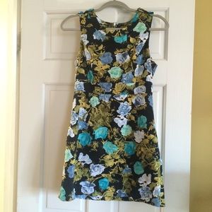 Floral mini dress 🌼